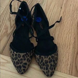 Aero soles leopard flats